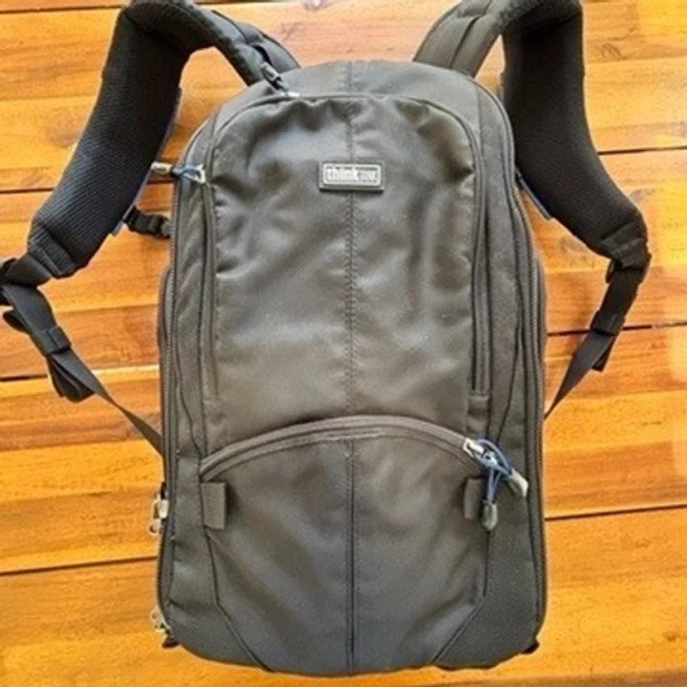 Think Tank StreetWalker V2 Camera Backpack Black DSLR Bag w‎ Rain Cover